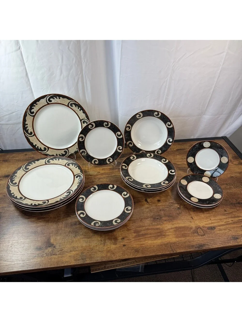 Sasaki Pompeii by Loretta Agro 16pc China Set Dinner Salad Soup Bowls Japan